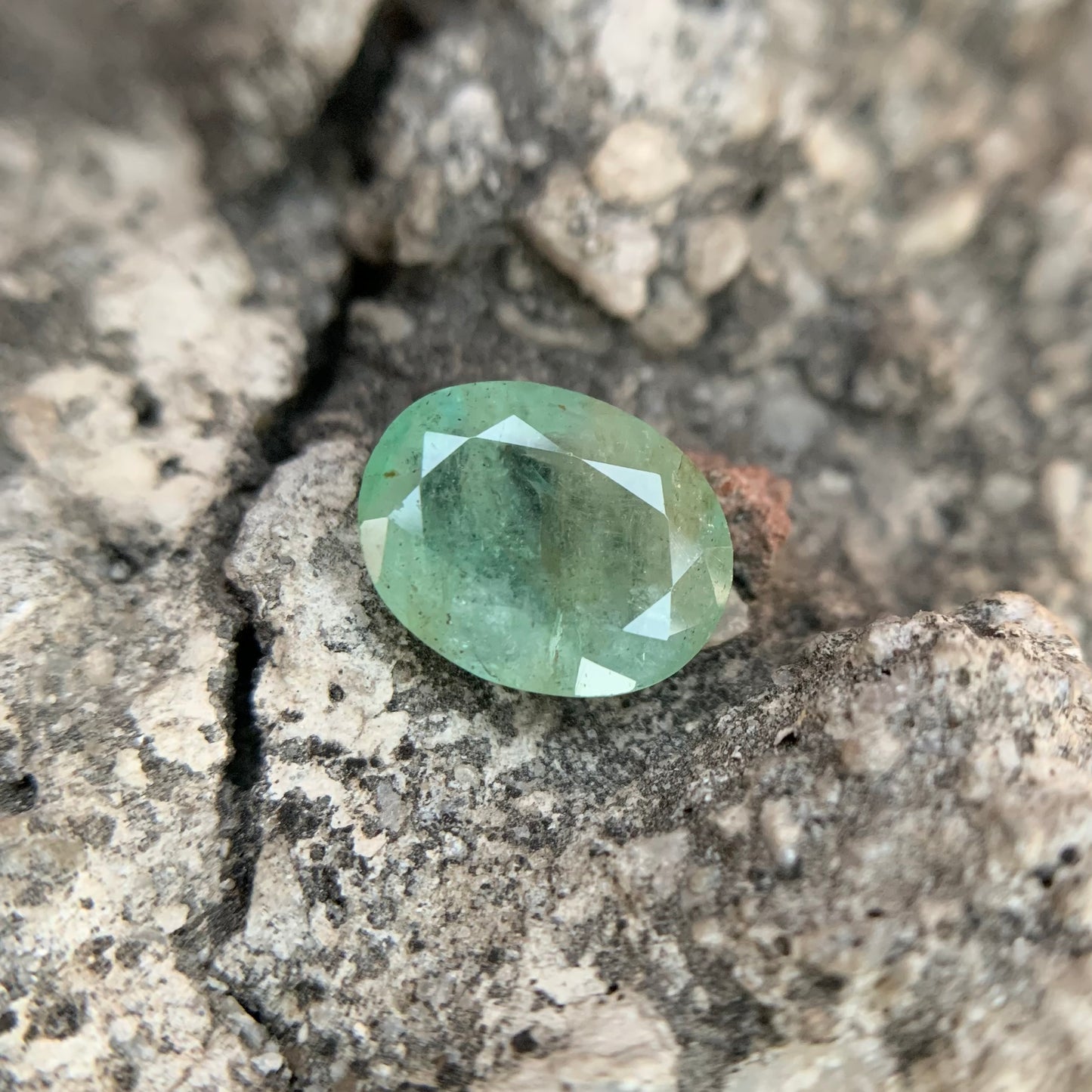 Natural Emerald - 2.45 carat/2.72 Ratti