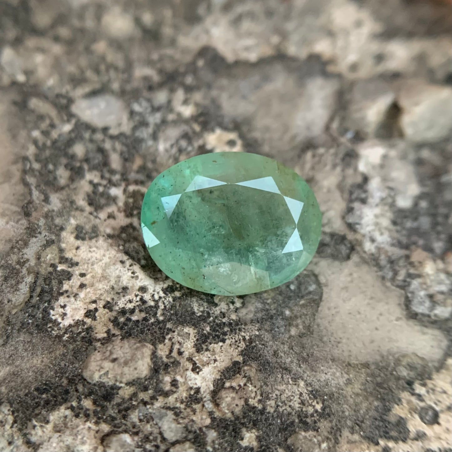 Natural Emerald - 2.45 carat/2.72 Ratti