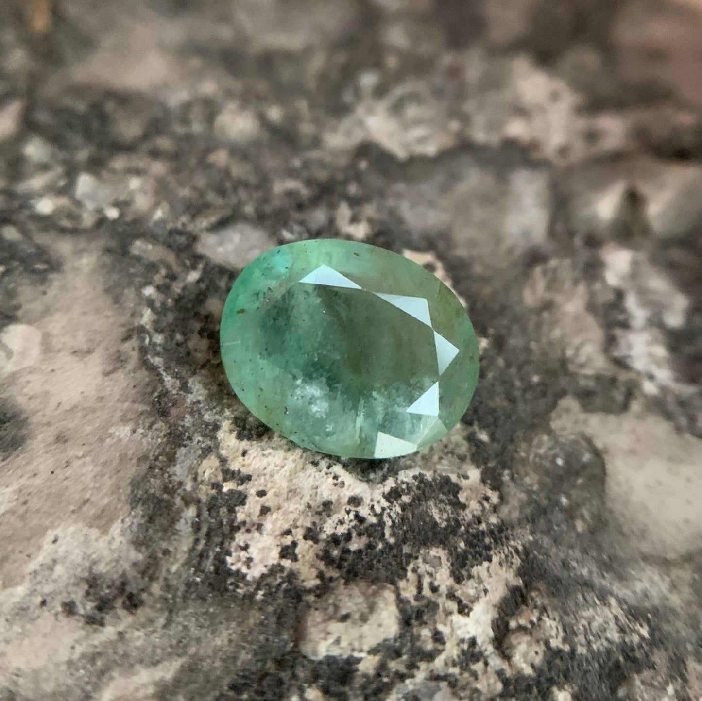 Natural Emerald - 2.45 carat/2.72 Ratti