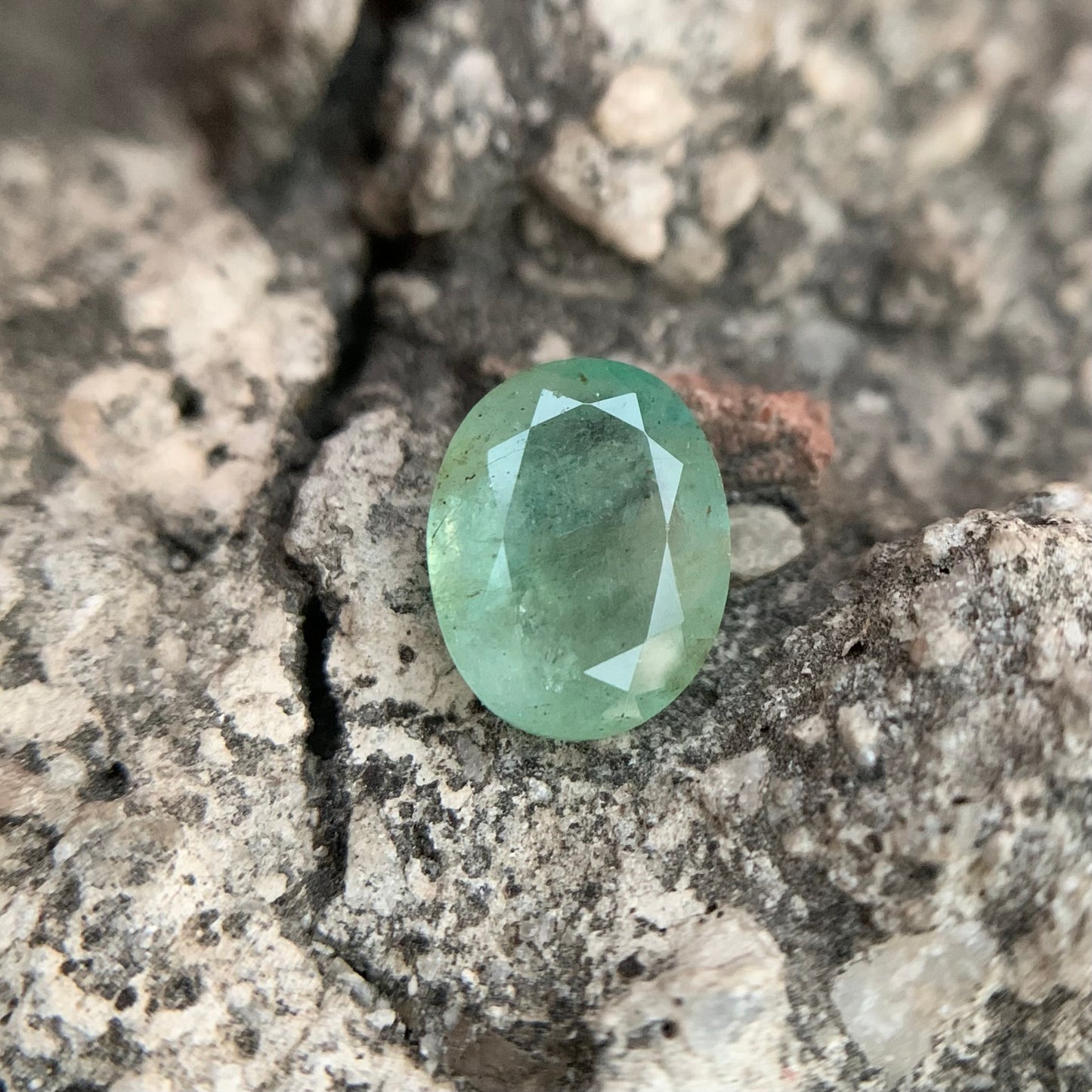 Natural Emerald - 2.45 carat/2.72 Ratti