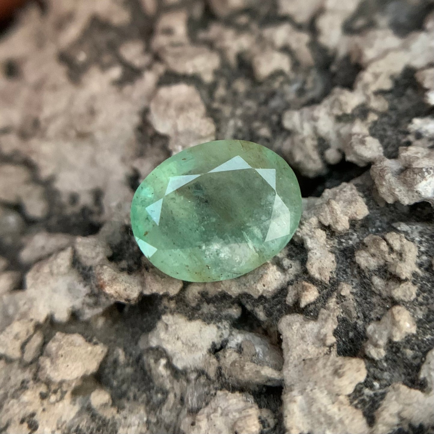 Natural Emerald - 2.45 carat/2.72 Ratti