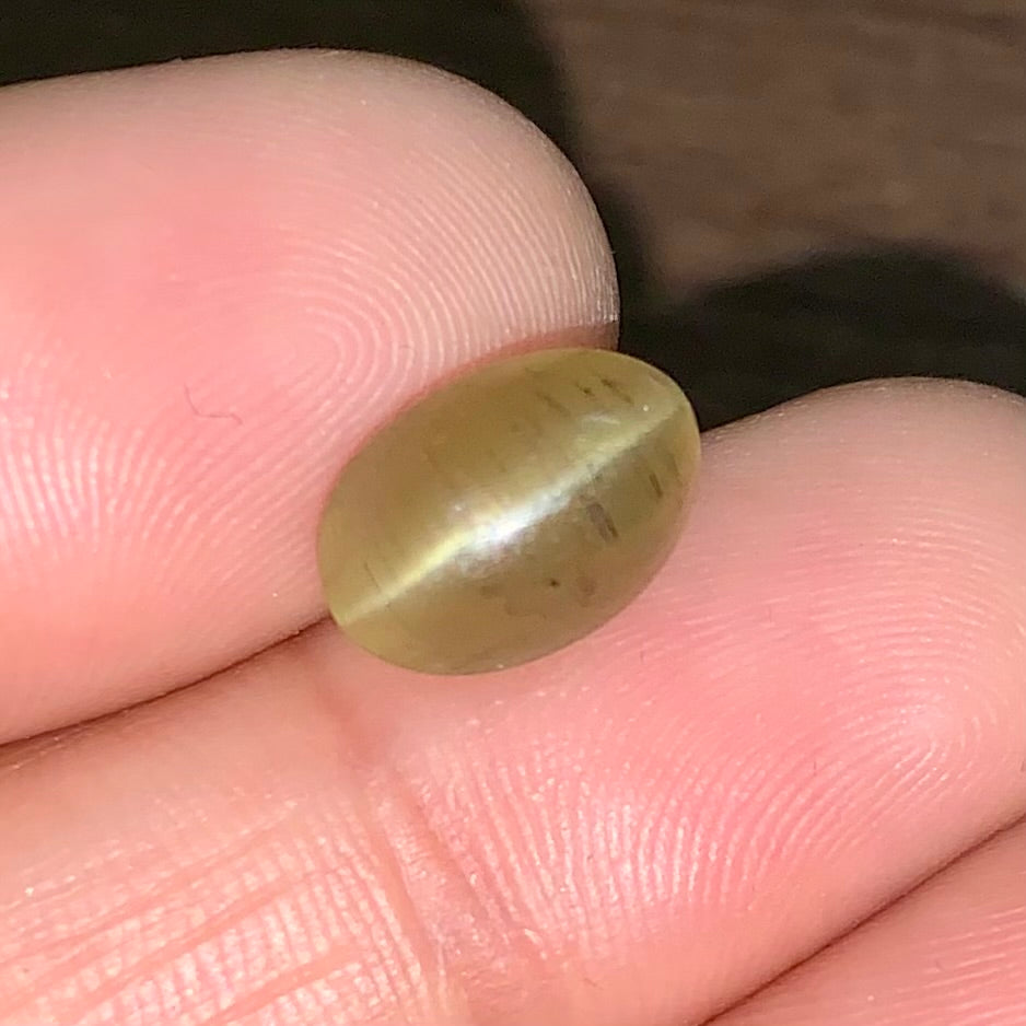Natural Catseye stone -5.63 Carat/6.24 Ratti