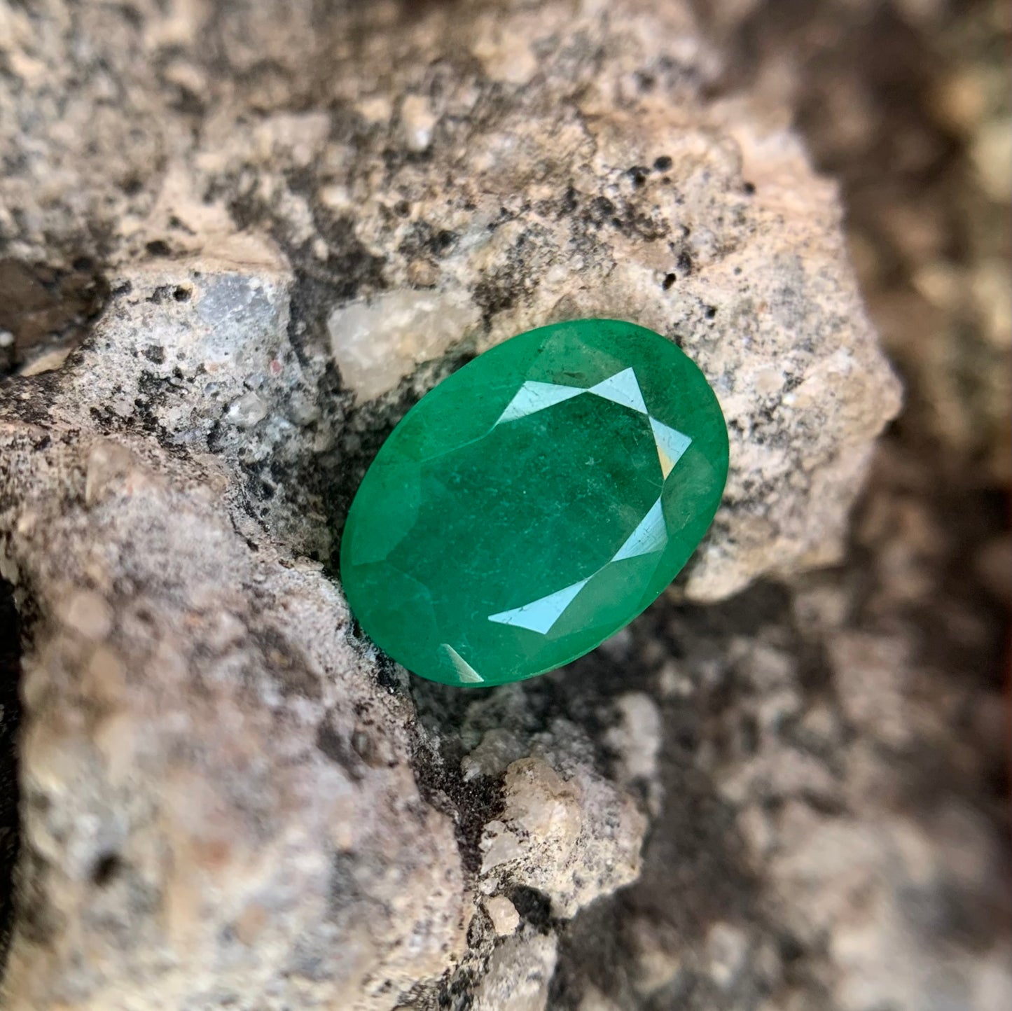 Natural Emerald - 2.30 carat/2.55 Ratti