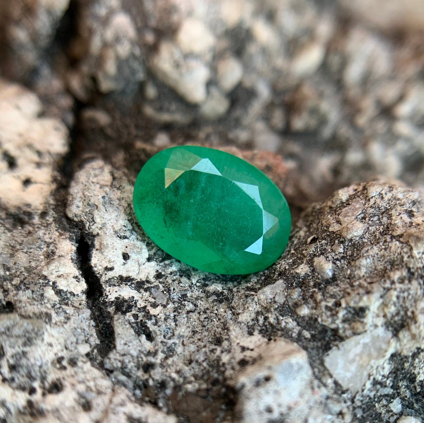 Natural Emerald - 2.30 carat/2.55 Ratti