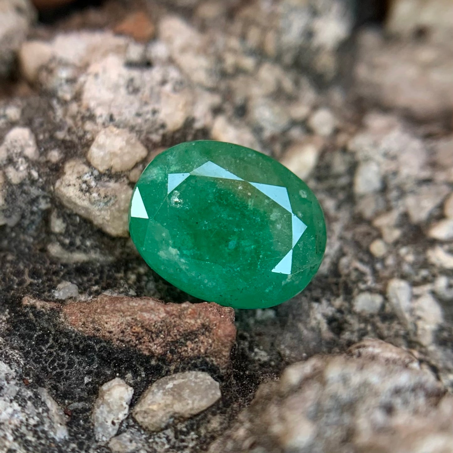 Natural Emerald - 3.10 carat/3.44 Ratti