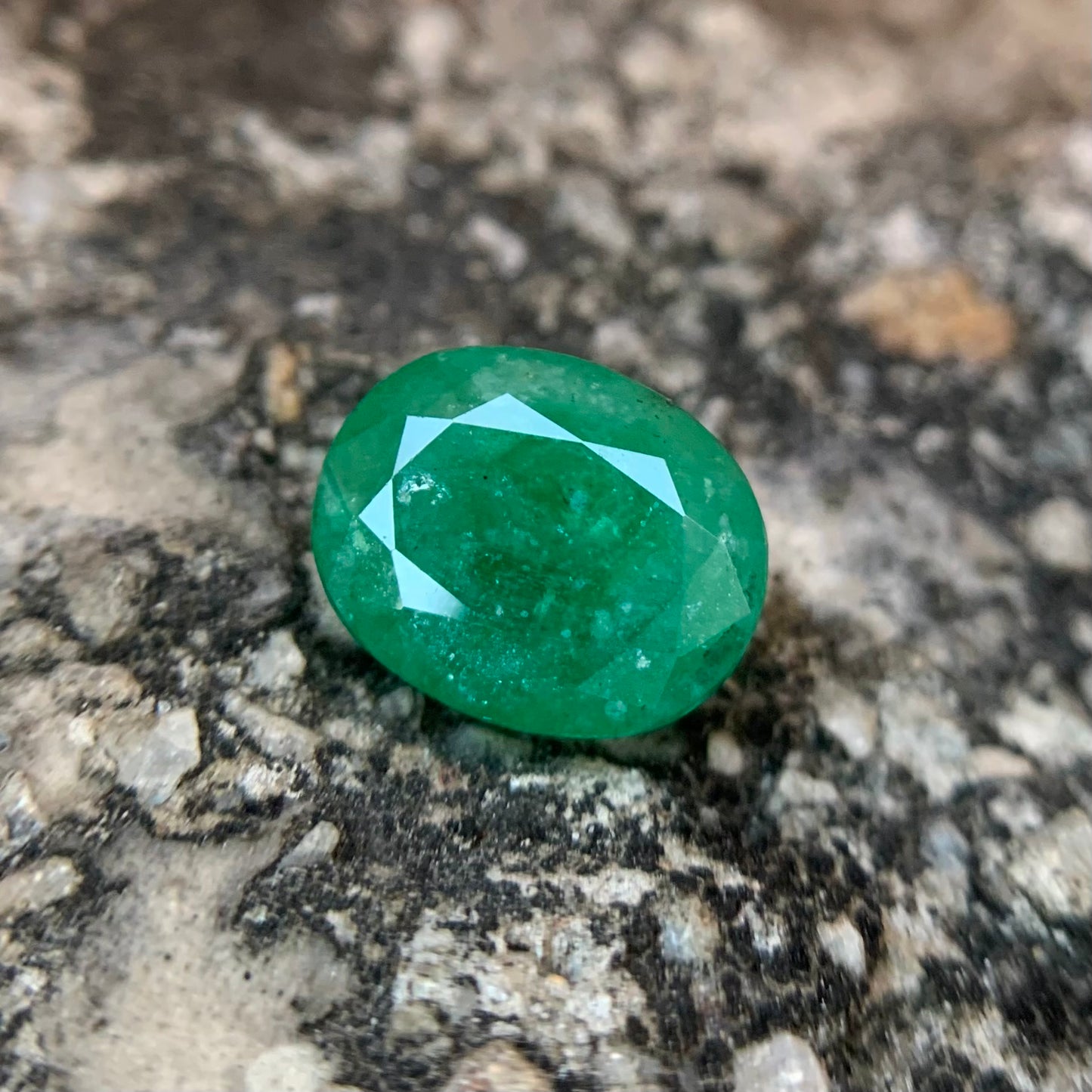 Natural Emerald - 3.10 carat/3.44 Ratti