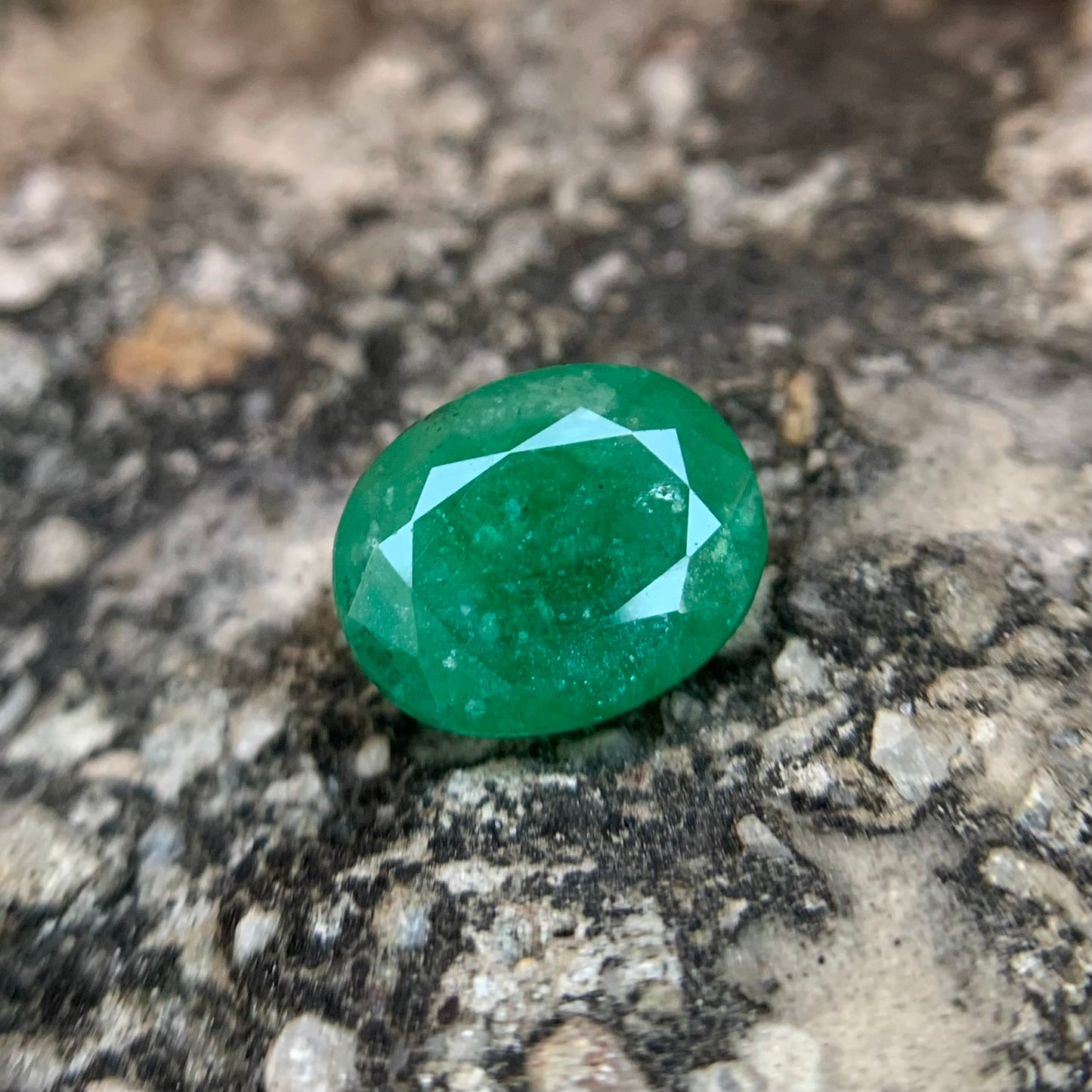 Natural Emerald - 3.10 carat/3.44 Ratti