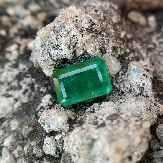 Natural Emerald - 2.00 Carat/2.22 Ratti