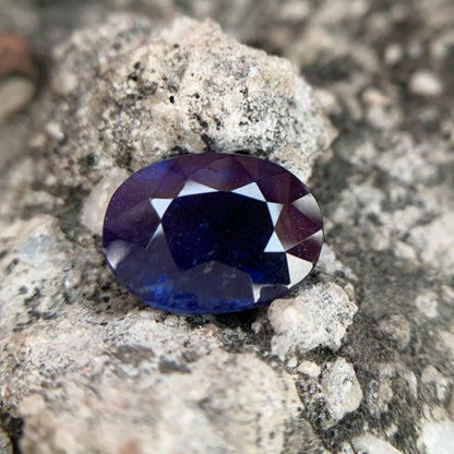 Natürlicher blauer Saphir – 6,30 Karat/7,00 Ratti