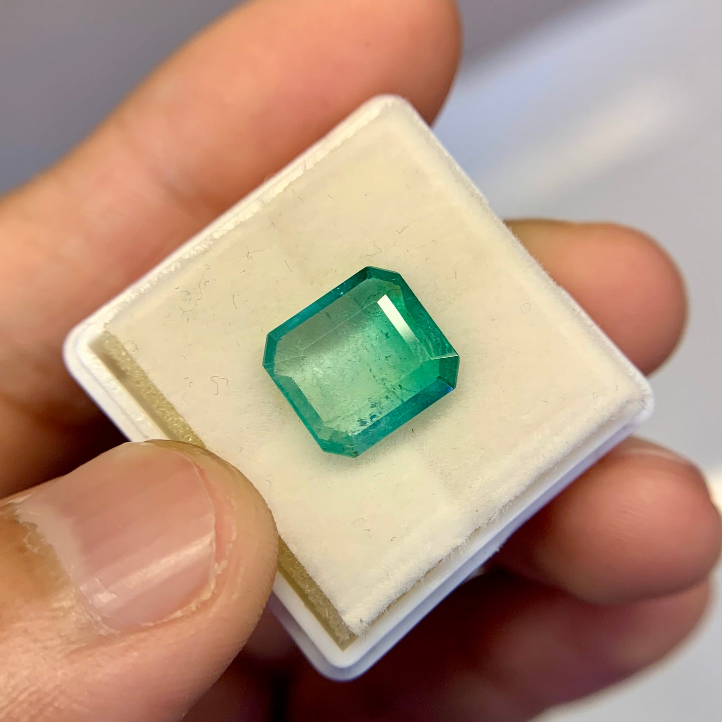 Natural Emerald -3.92 Carat/4.35 Ratti