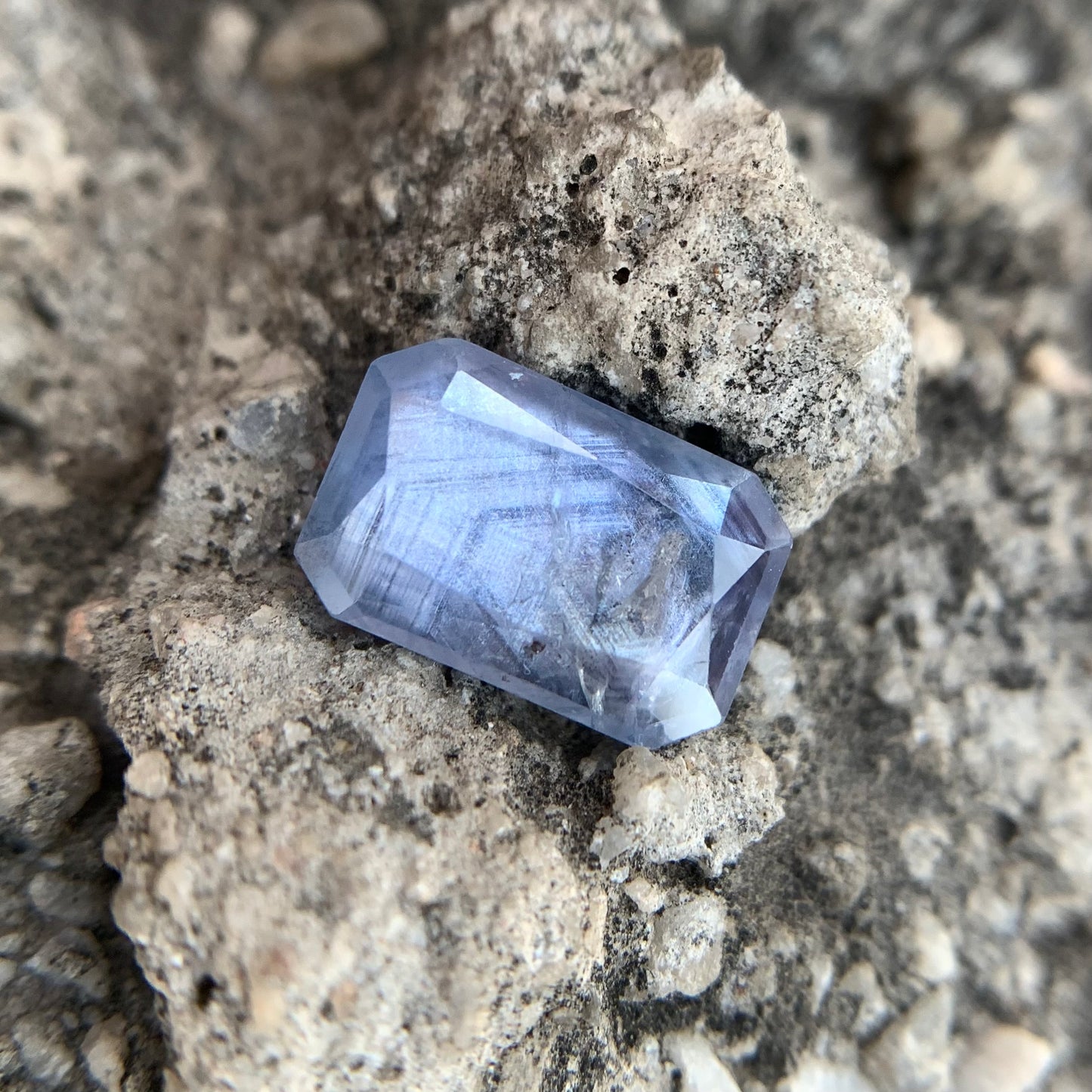 Natural Blue Sapphire - 3.65 Carats/4.05 Ratti