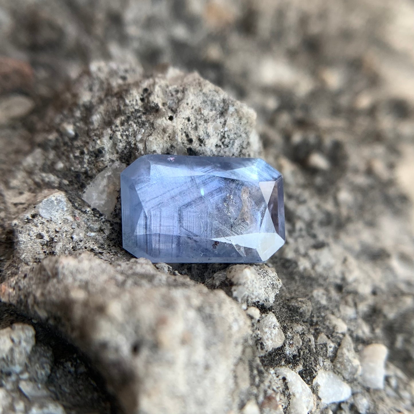 Natural Blue Sapphire - 3.65 Carats/4.05 Ratti