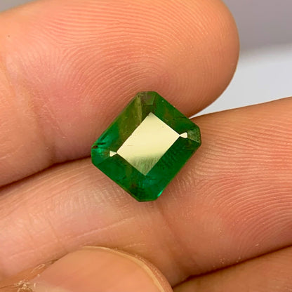 Natural Emerald -4.05 Carat/4.50 Ratti