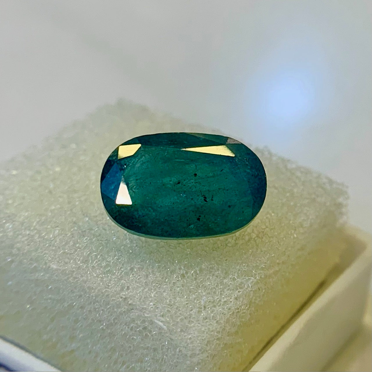 Natural Emerald -4.86 Carat/5.40 Ratti
