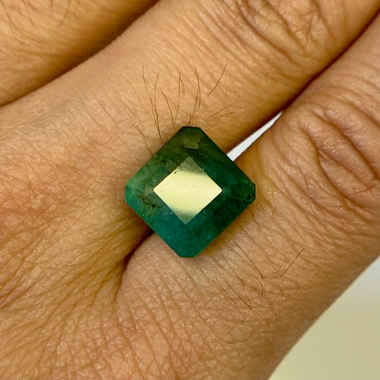 Natural Emerald -7.65 Carat/8.50 Ratti