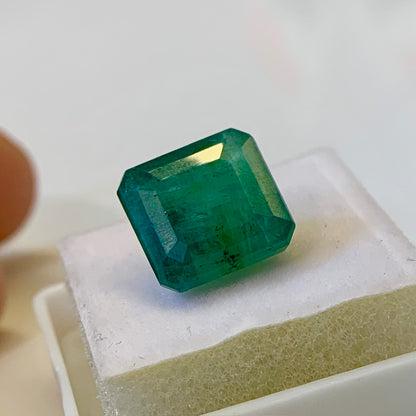 Natural Emerald -7.30 Carat/8.10 Ratti