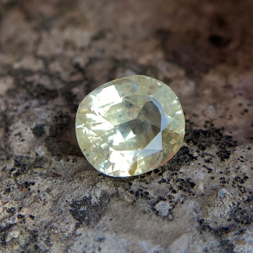 Natural Ceylon Sapphire - 5.35 Carat/5.94 Ratti