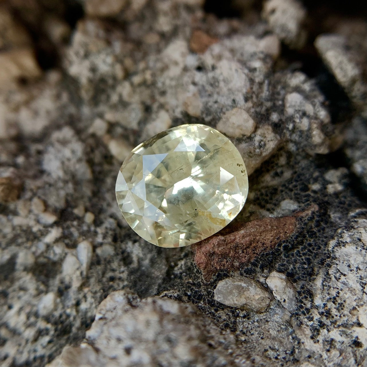 Natural Ceylon Sapphire - 5.35 Carat/5.94 Ratti