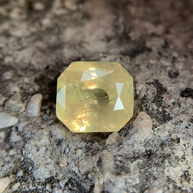 Natural Ceylon Sapphire - 9.15 Carat/10.16 Ratti