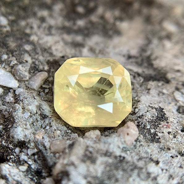 Natural Ceylon Sapphire - 9.15 Carat/10.16 Ratti