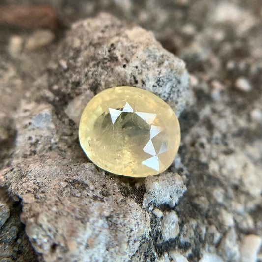 Natural Yellow Sapphire - 6.00 Carat/6.66 Ratti