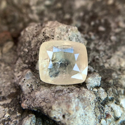 Natural Ceylon Sapphire - 8.60 Carat/9.55 Ratti