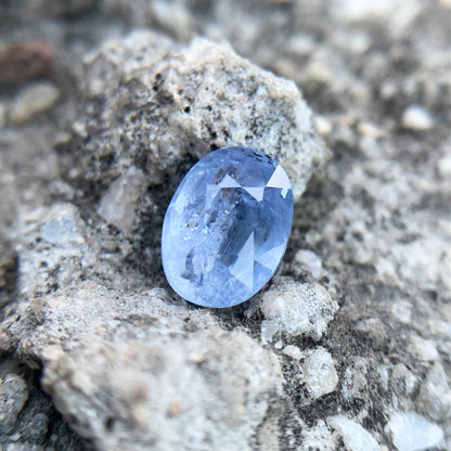 Natürlicher blauer Saphir – 4,10 Karat/4,55 Ratti