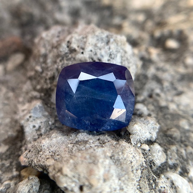 Natural Blue Sapphire - 8.64 Carats/9.59 Ratti