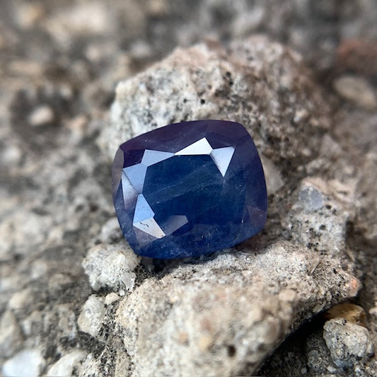 Natural Blue Sapphire - 8.64 Carats/9.59 Ratti