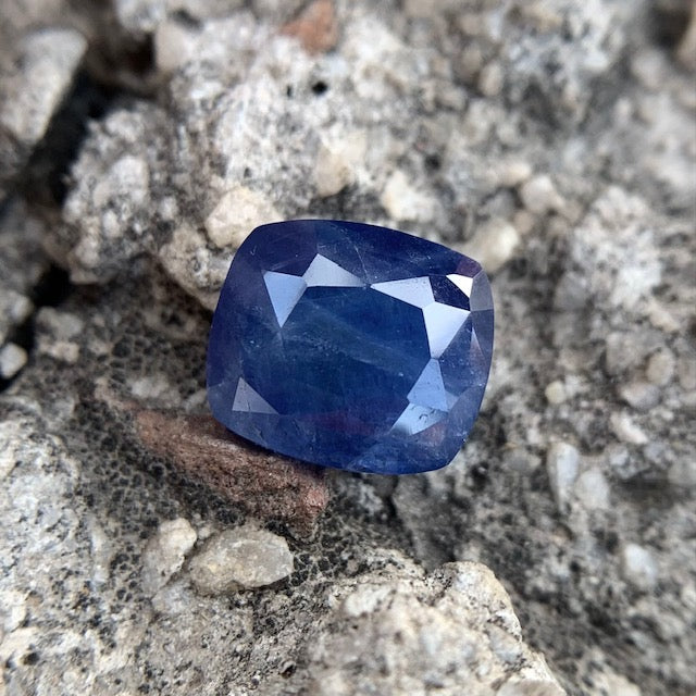 Natural Blue Sapphire - 8.64 Carats/9.59 Ratti