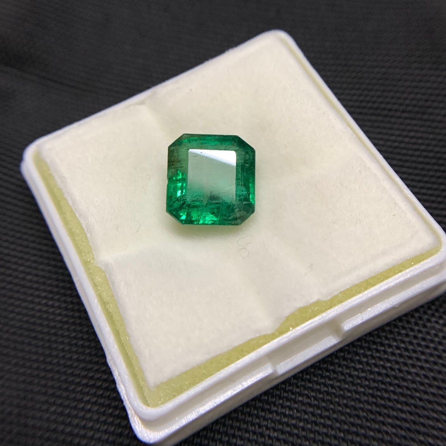 Natural Emerald - 6.58 carat/7.30 Ratti