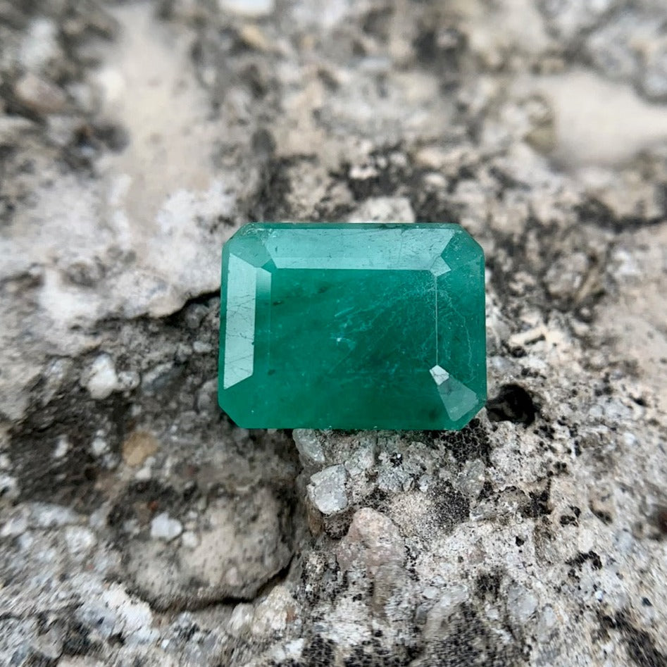 Natural Emerald - 4.55 carat/5.05 Ratti