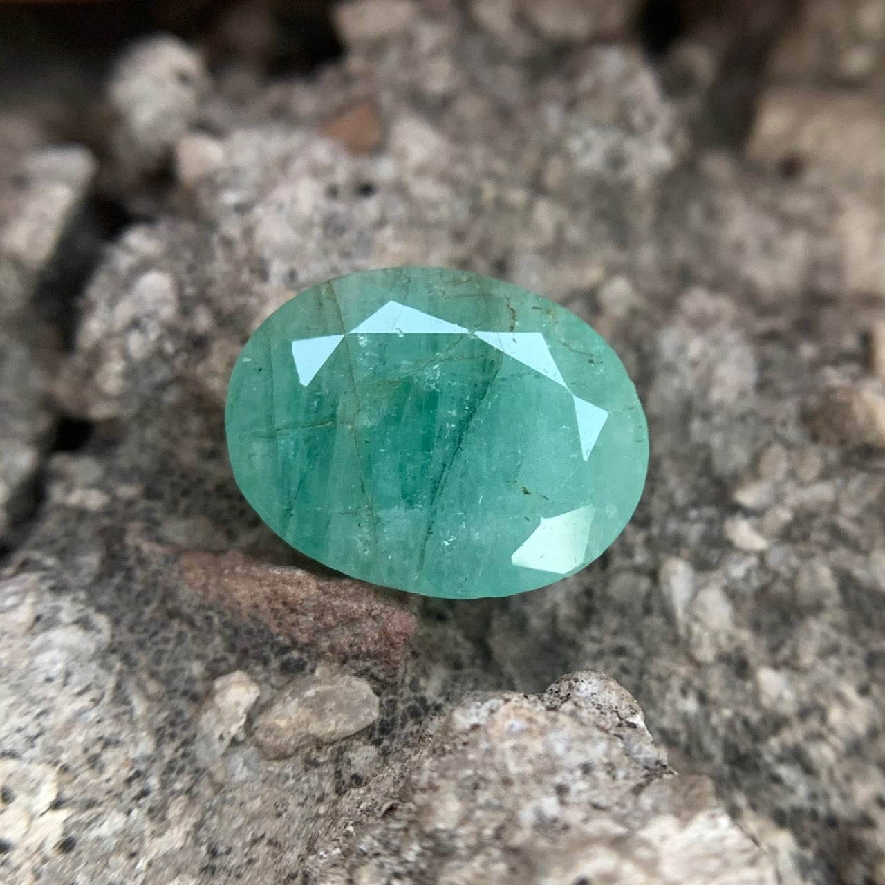 Natural Emerald - 7.20 carat/8.00 Ratti