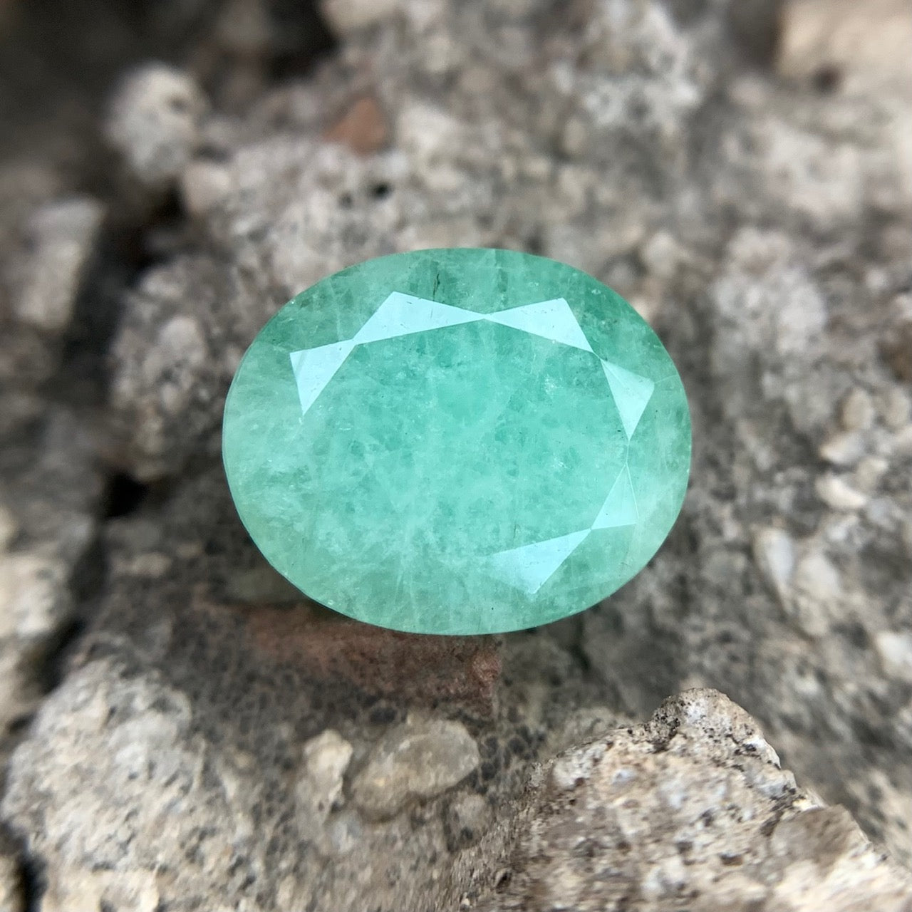 Natural Emerald - 9.15 carat/10.16 Ratti