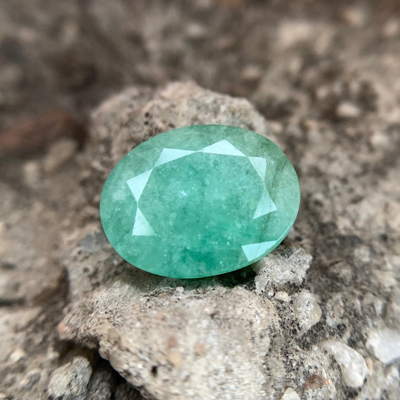 Natural Emerald - 8.80 carat/9.80 Ratti