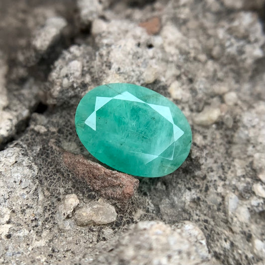 Natural Emerald - 3.45 carat/4.00 Ratti