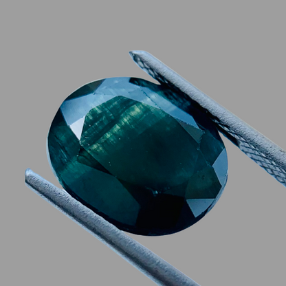 Natural Teal Sapphire - 6.40 Carats/7.10 Ratti