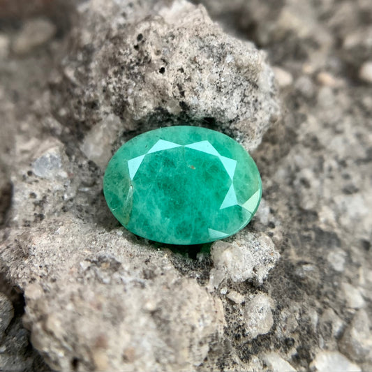 Natural Emerald - 3.25 carat/3.60 Ratti