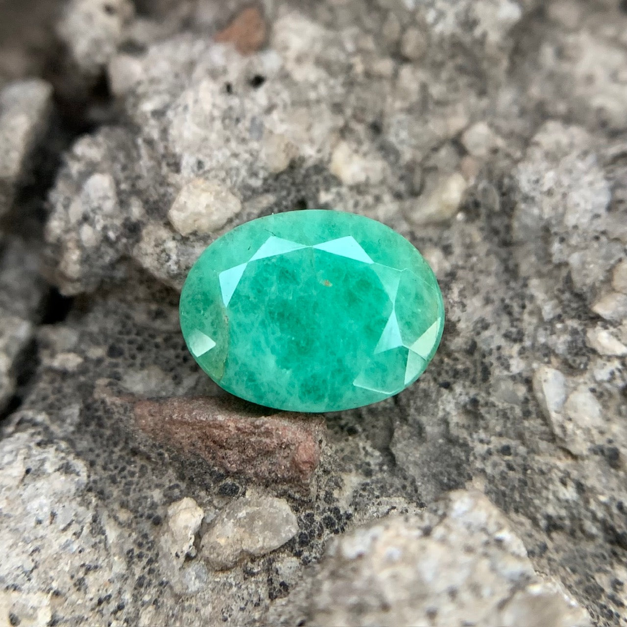 Natural Emerald - 3.25 carat/3.60 Ratti