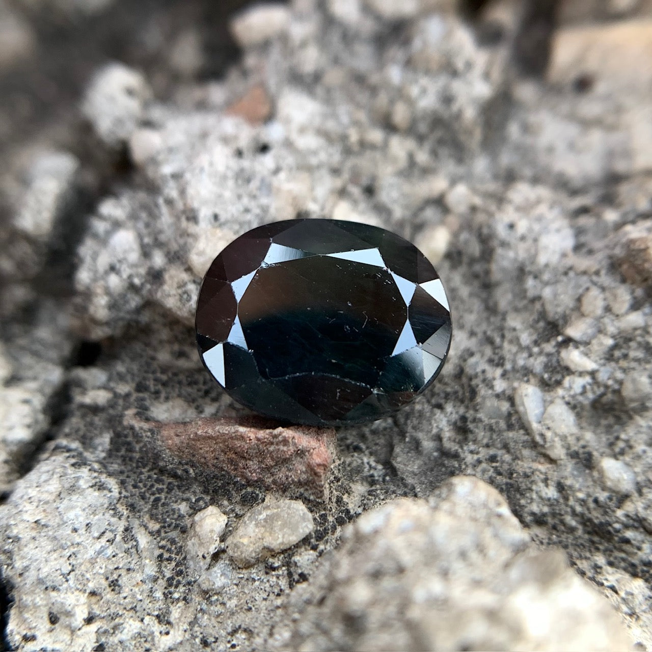 Natural Teal Sapphire - 6.40 Carats/7.10 Ratti