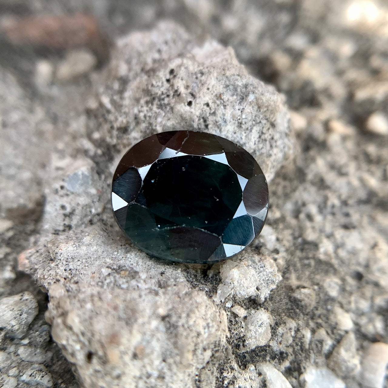 Natural Teal Sapphire - 6.90 Carats/7.66 Ratti