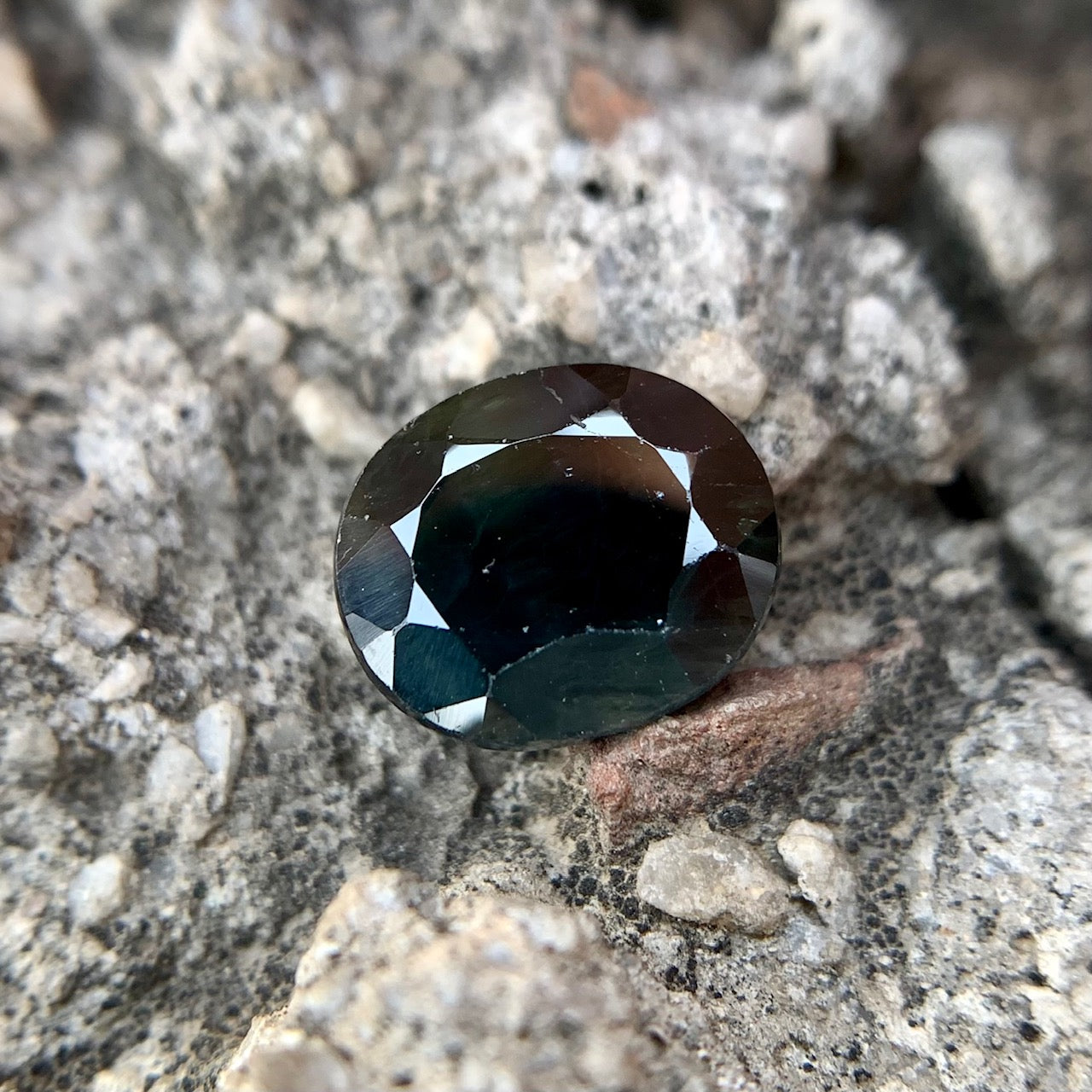 Natural Teal Sapphire - 6.90 Carats/7.66 Ratti