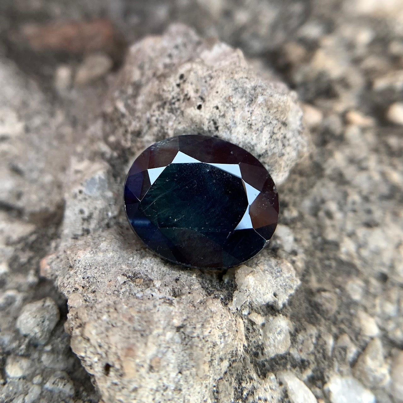 Natural Teal Sapphire - 6.20 Carats/6.90 Ratti