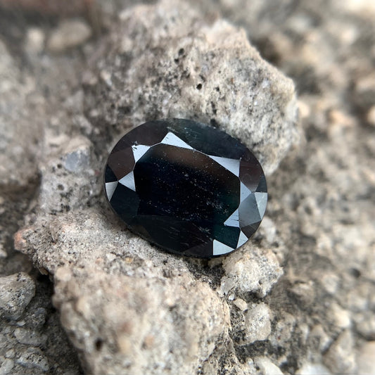 Natural Teal Sapphire - 5.40 Carats/6.00 Ratti