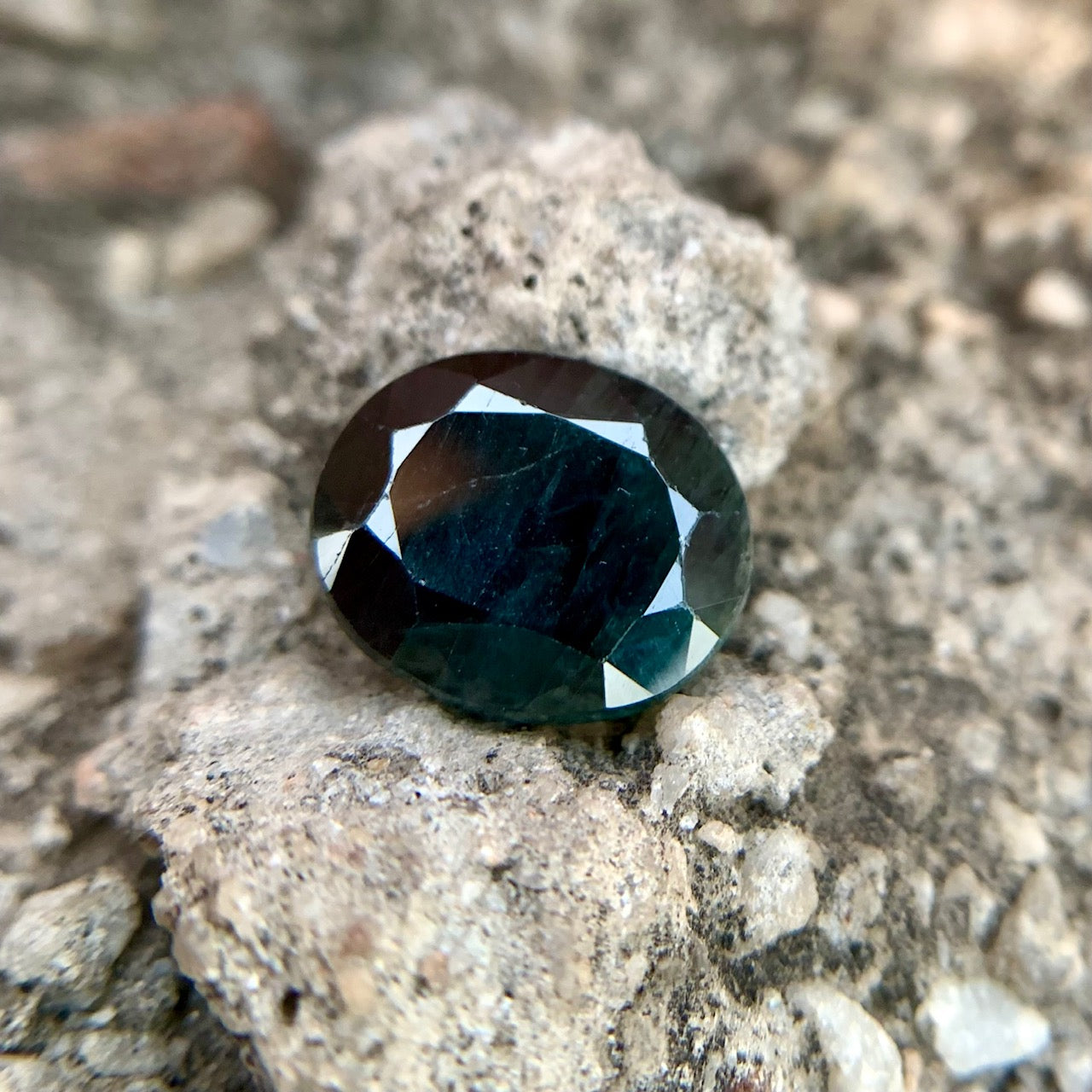 Natural Teal Sapphire - 6.80 Carats/7.55 Ratti