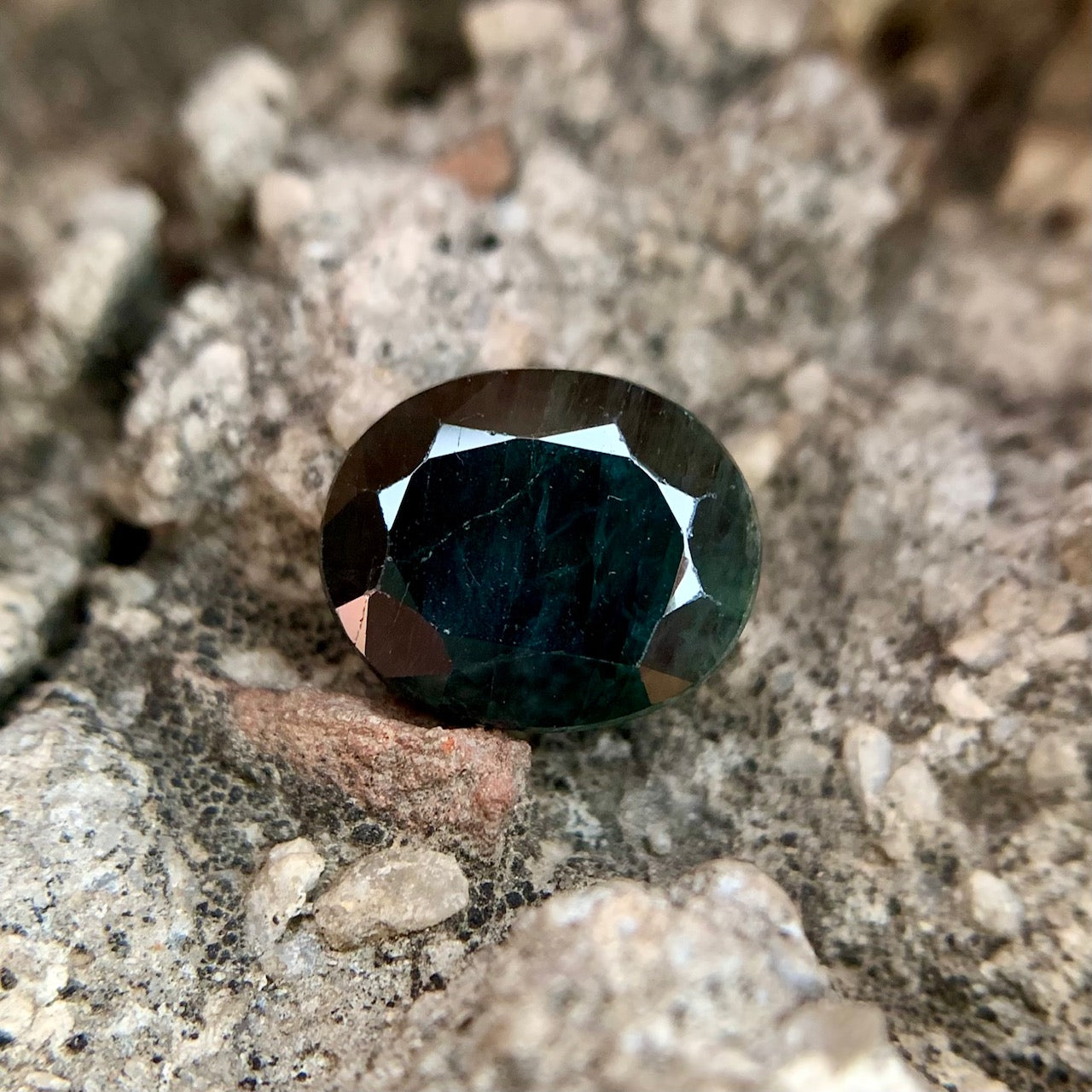 Natural Teal Sapphire - 6.80 Carats/7.55 Ratti