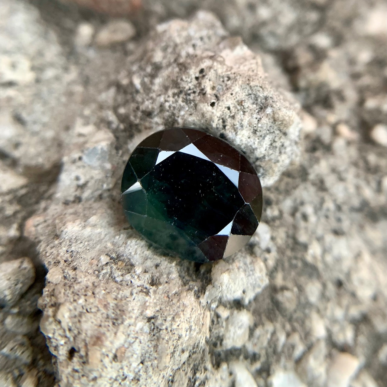 Natural Teal Sapphire - 6.50 Carats/7.22 Ratti