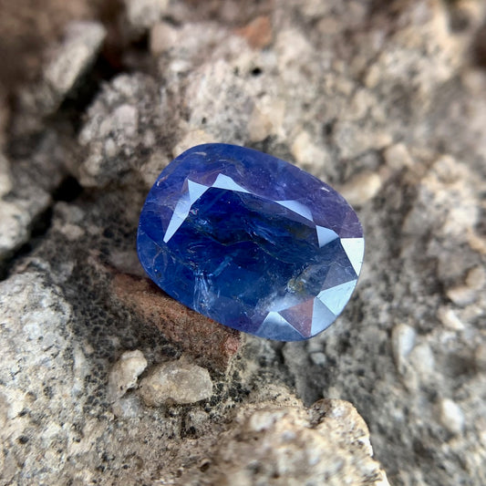 Natural Blue Sapphire - 7.23 Carats/8.02 Ratti