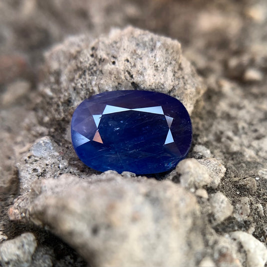 Natural Blue Sapphire - 4.06 Carats/4.51 Ratti