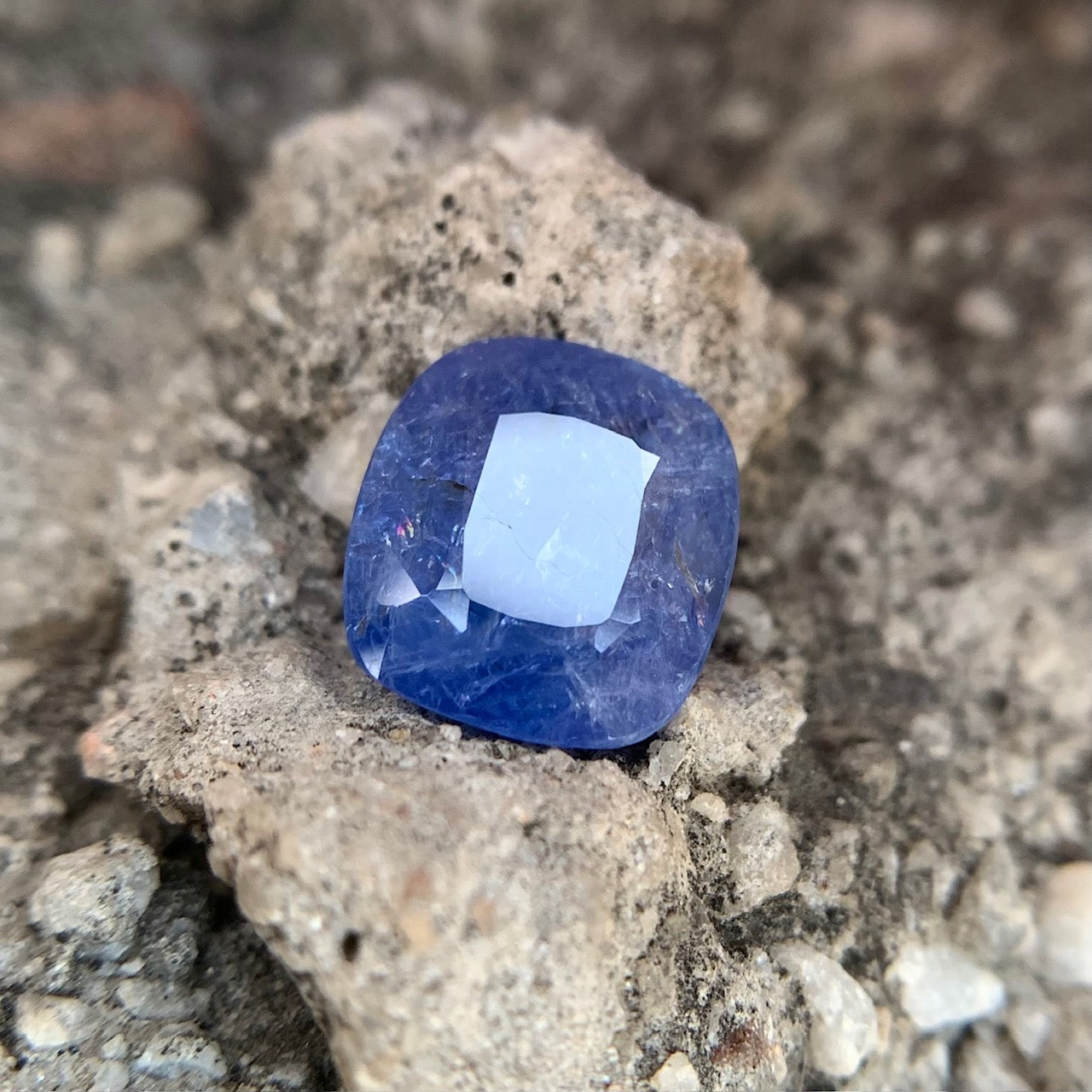 Natural Blue Sapphire - 6.78 Carats/7.53 Ratti